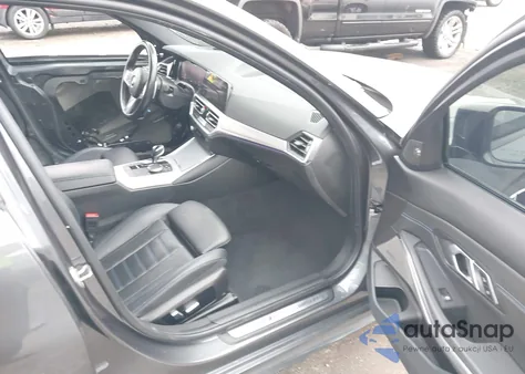 2021 BMW 3 Series M340I xDrive z USA, uszkodzony, nr VIN 3MW5U9J08M8C10352